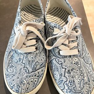 Taos womens casual sneakers